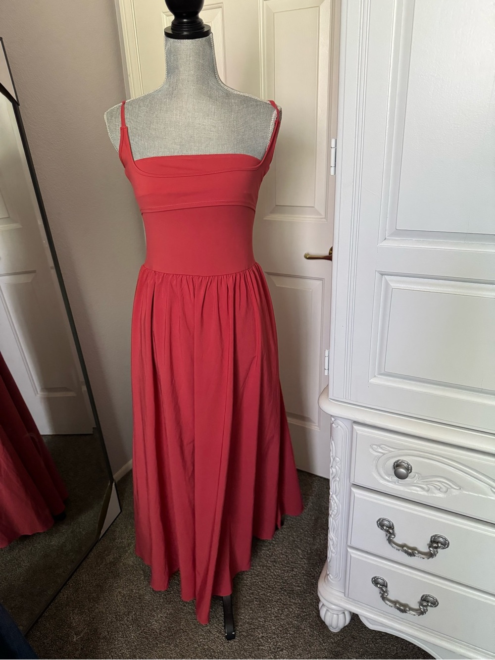 HALARA Coral Red Square-Neck Midi Dress